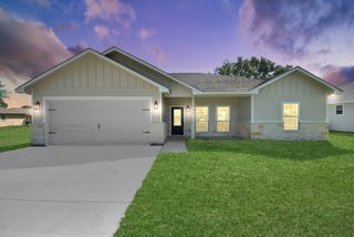 706 Clara Ave, El Campo, TX 77437
