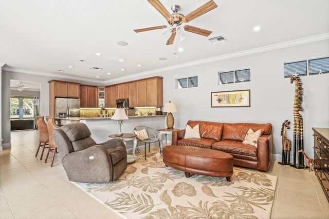 224 Oak Hammock Circle SW, Vero Beach, FL 32962