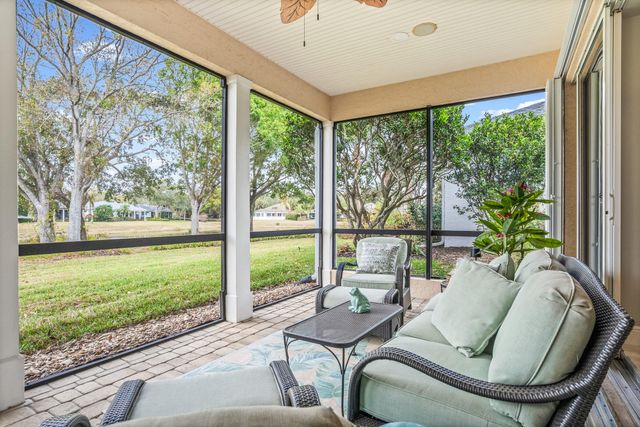 224 Oak Hammock Circle SW, Vero Beach, FL 32962