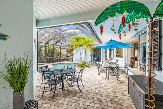 224 Oak Hammock Circle SW, Vero Beach, FL 32962