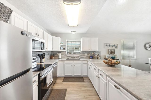 214 Sand Dune Court, Surfside Beach, TX 77541