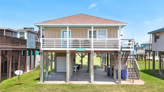 214 Sand Dune Court, Surfside Beach, TX 77541