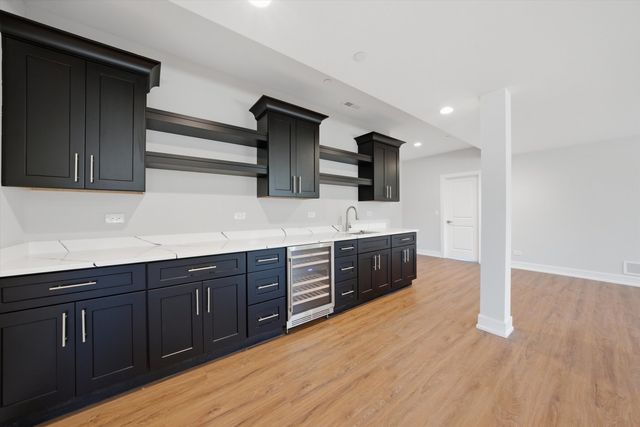 8011 S Oconto Avenue, Bridgeview, IL 60455