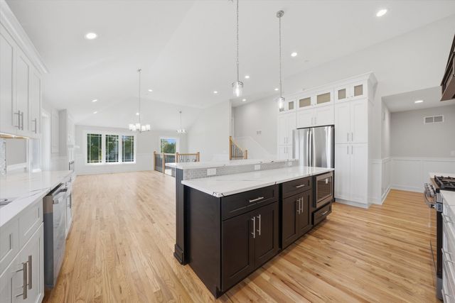 8011 S Oconto Avenue, Bridgeview, IL 60455