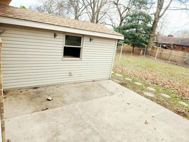 415 Linda Dr, Hopkinsville, KY 42240