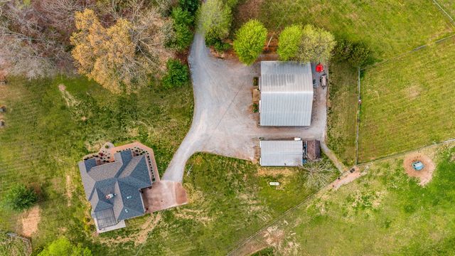 1075 Fannie Nicholson Rd, Chapmansboro, TN 37035