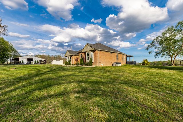 1075 Fannie Nicholson Rd, Chapmansboro, TN 37035