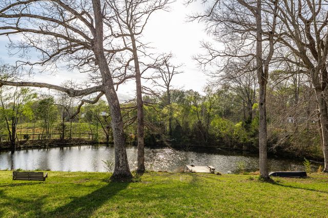 1075 Fannie Nicholson Rd, Chapmansboro, TN 37035