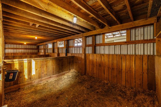 1075 Fannie Nicholson Rd, Chapmansboro, TN 37035