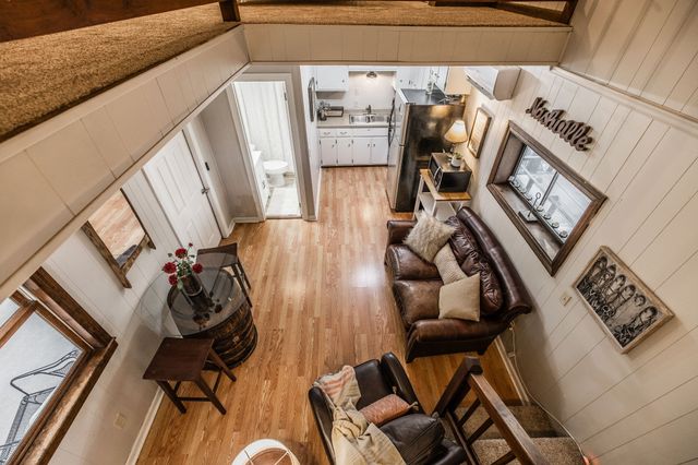 1075 Fannie Nicholson Rd, Chapmansboro, TN 37035