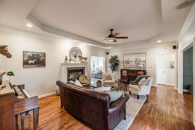 1075 Fannie Nicholson Rd, Chapmansboro, TN 37035