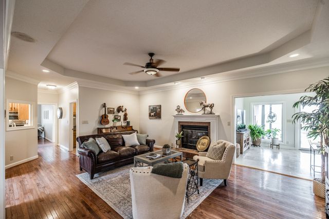 1075 Fannie Nicholson Rd, Chapmansboro, TN 37035
