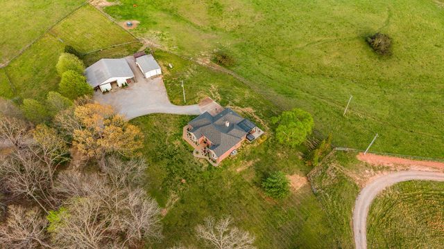 1075 Fannie Nicholson Rd, Chapmansboro, TN 37035