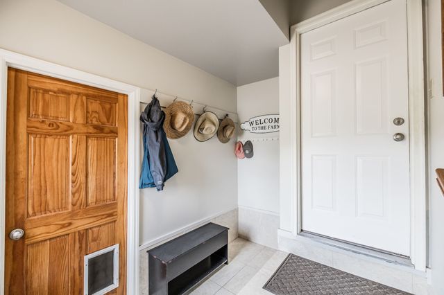 1075 Fannie Nicholson Rd, Chapmansboro, TN 37035