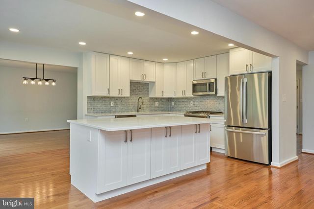 6218 HOMESPUN LN, Falls Church, VA 22044