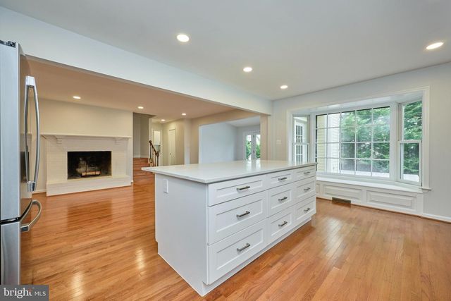 6218 HOMESPUN LN, Falls Church, VA 22044