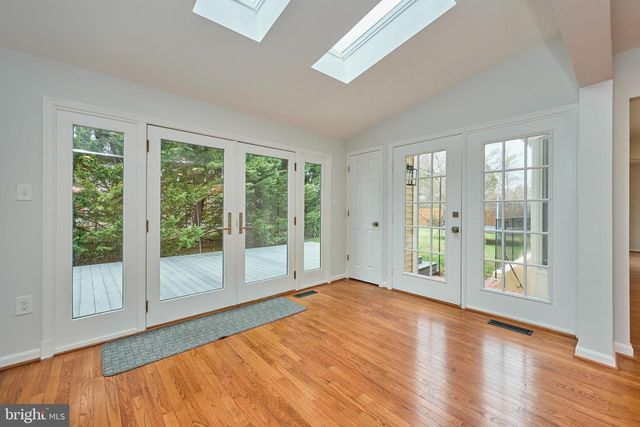 6218 HOMESPUN LN, Falls Church, VA 22044