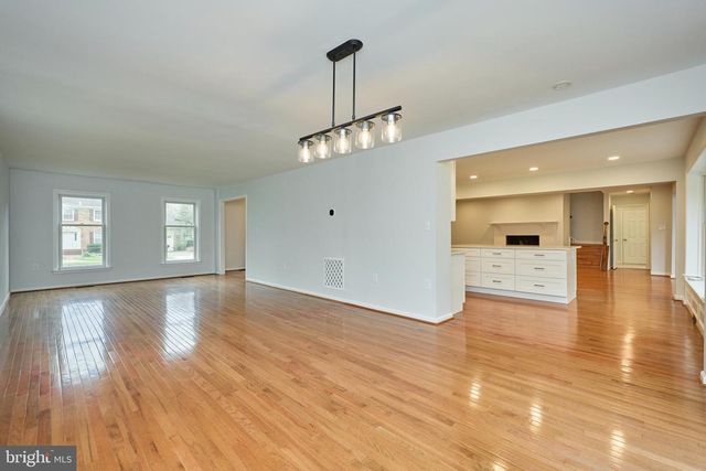 6218 HOMESPUN LN, Falls Church, VA 22044