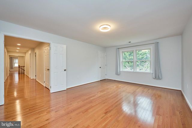 6218 HOMESPUN LN, Falls Church, VA 22044