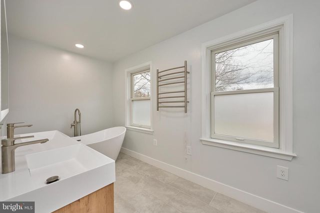 6218 HOMESPUN LN, Falls Church, VA 22044