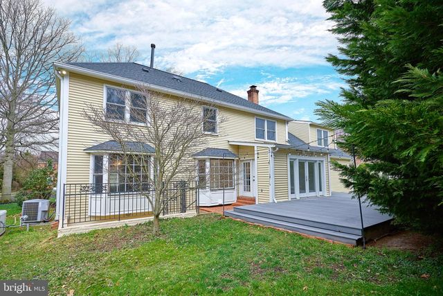 6218 HOMESPUN LN, Falls Church, VA 22044