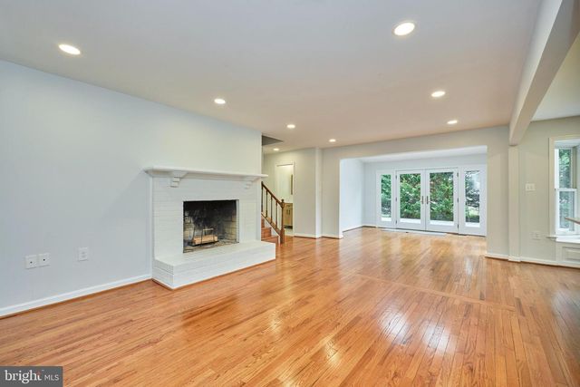 6218 HOMESPUN LN, Falls Church, VA 22044