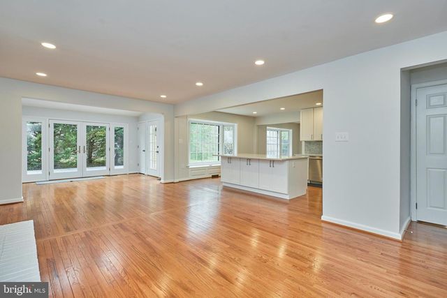 6218 HOMESPUN LN, Falls Church, VA 22044