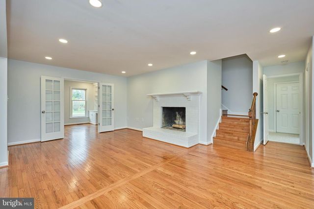 6218 HOMESPUN LN, Falls Church, VA 22044