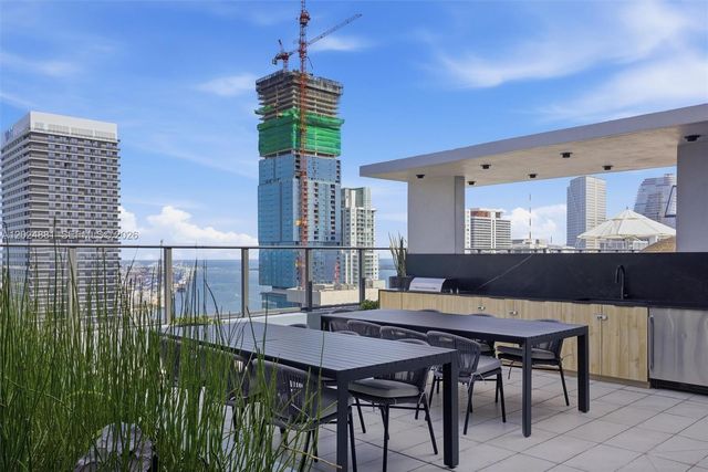 121 NE 5th St 1712, Miami, FL 33132