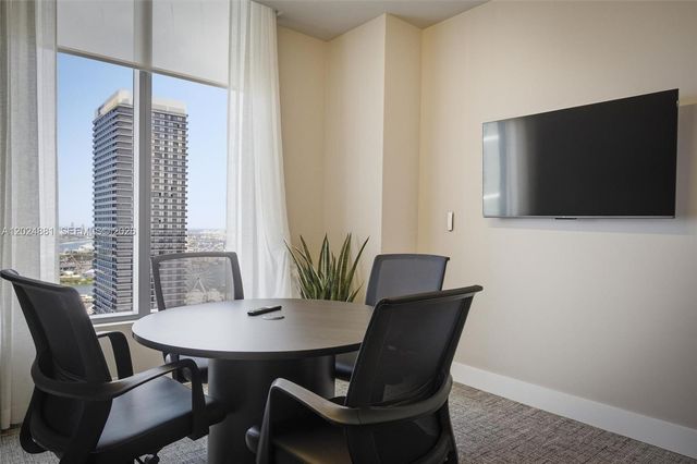 121 NE 5th St 1712, Miami, FL 33132