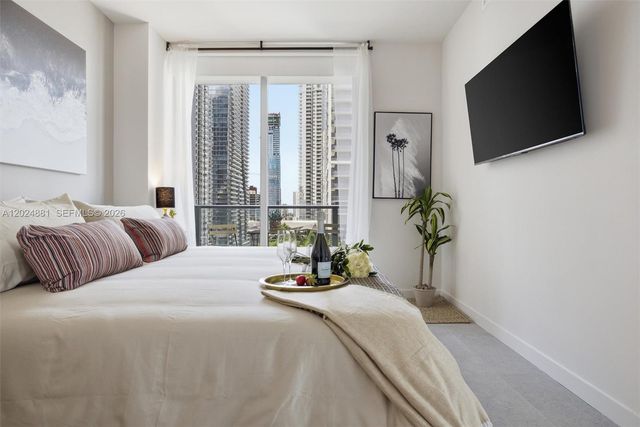 121 NE 5th St 1712, Miami, FL 33132