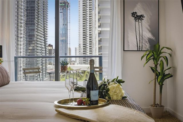 121 NE 5th St 1712, Miami, FL 33132