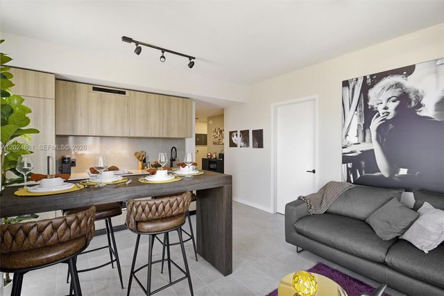121 NE 5th St 1712, Miami, FL 33132
