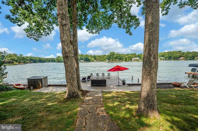 3113 LAKEVIEW PKWY, Locust Grove, VA 22508
