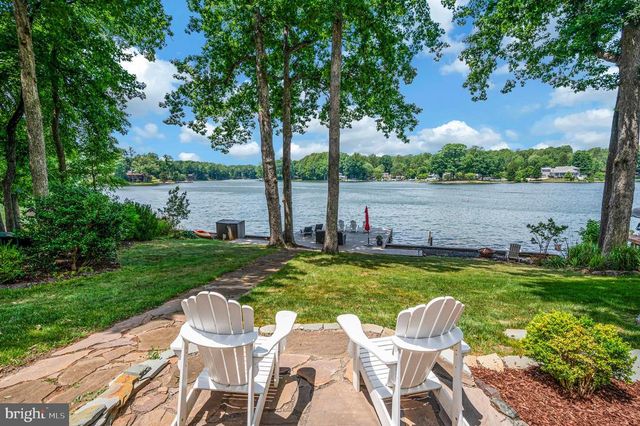 3113 LAKEVIEW PKWY, Locust Grove, VA 22508