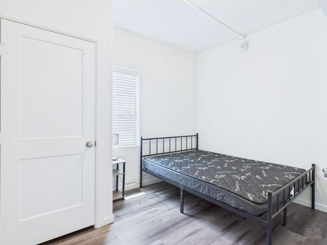 911 W 22nd ST 405, Austin, TX 78705