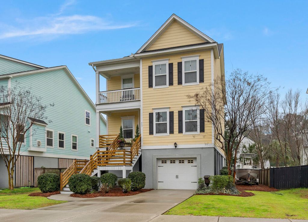 Image 3 of property listing at 467 Sanders Farm Lane, Wando, SC 29492