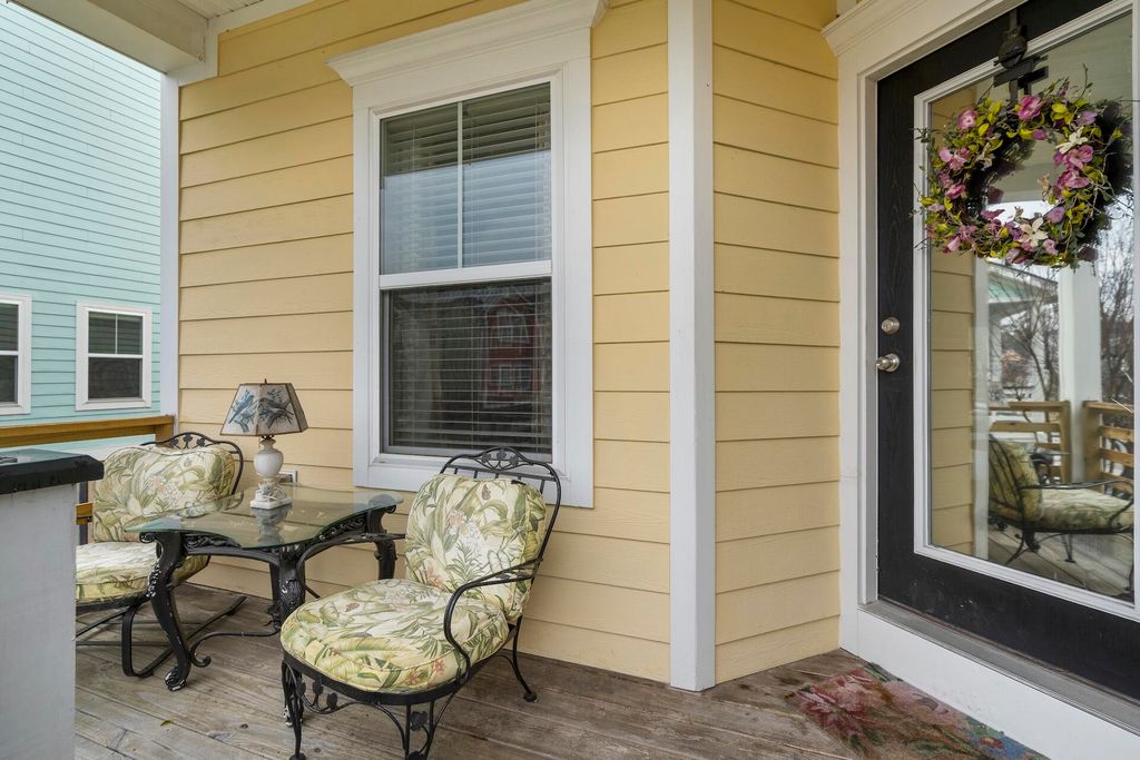 Image 4 of property listing at 467 Sanders Farm Lane, Wando, SC 29492