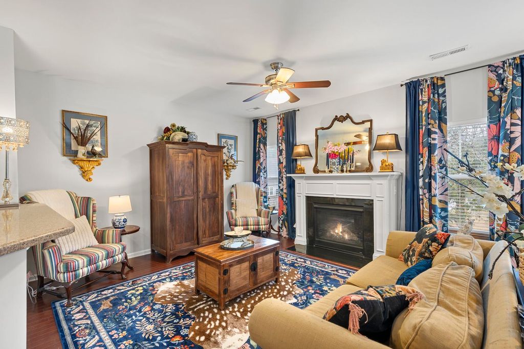 Image 9 of property listing at 467 Sanders Farm Lane, Wando, SC 29492