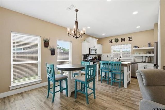 17018 Crossing Circle, Lindale, TX 75771
