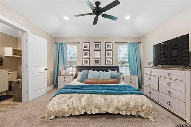 17018 Crossing Circle, Lindale, TX 75771