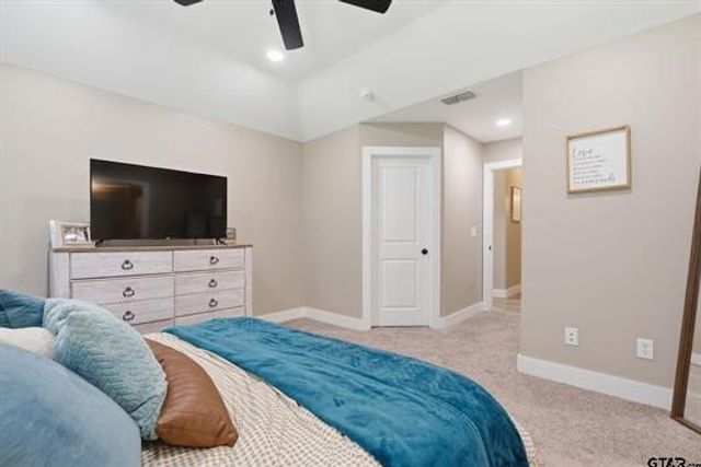 17018 Crossing Circle, Lindale, TX 75771