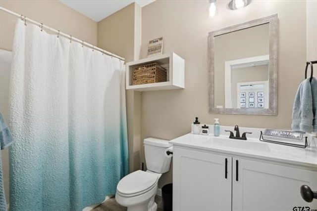17018 Crossing Circle, Lindale, TX 75771