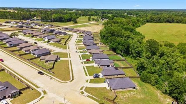 17018 Crossing Circle, Lindale, TX 75771