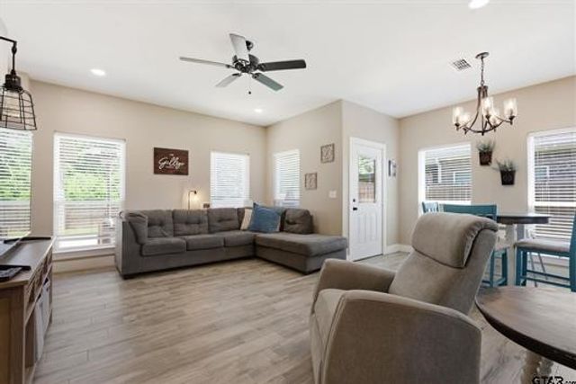 17018 Crossing Circle, Lindale, TX 75771