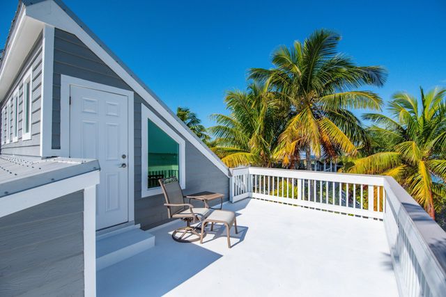 15 Bay Drive, Saddlebunch, FL 33040