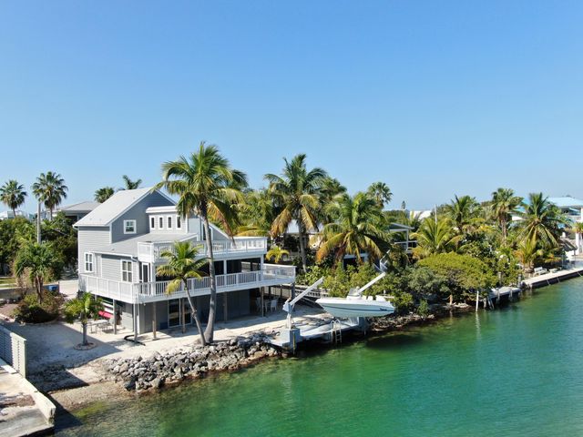 15 Bay Drive, Saddlebunch, FL 33040
