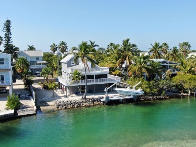 15 Bay Drive, Saddlebunch, FL 33040