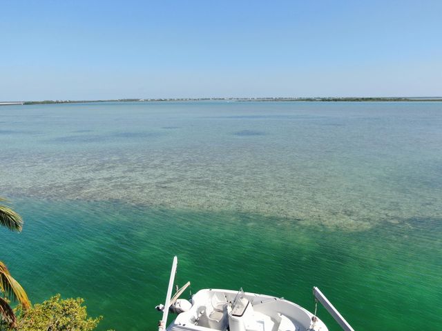 15 Bay Drive, Saddlebunch, FL 33040