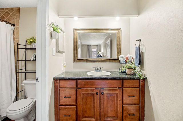 1901 Holleman Drive W 502, College Station, TX 77840